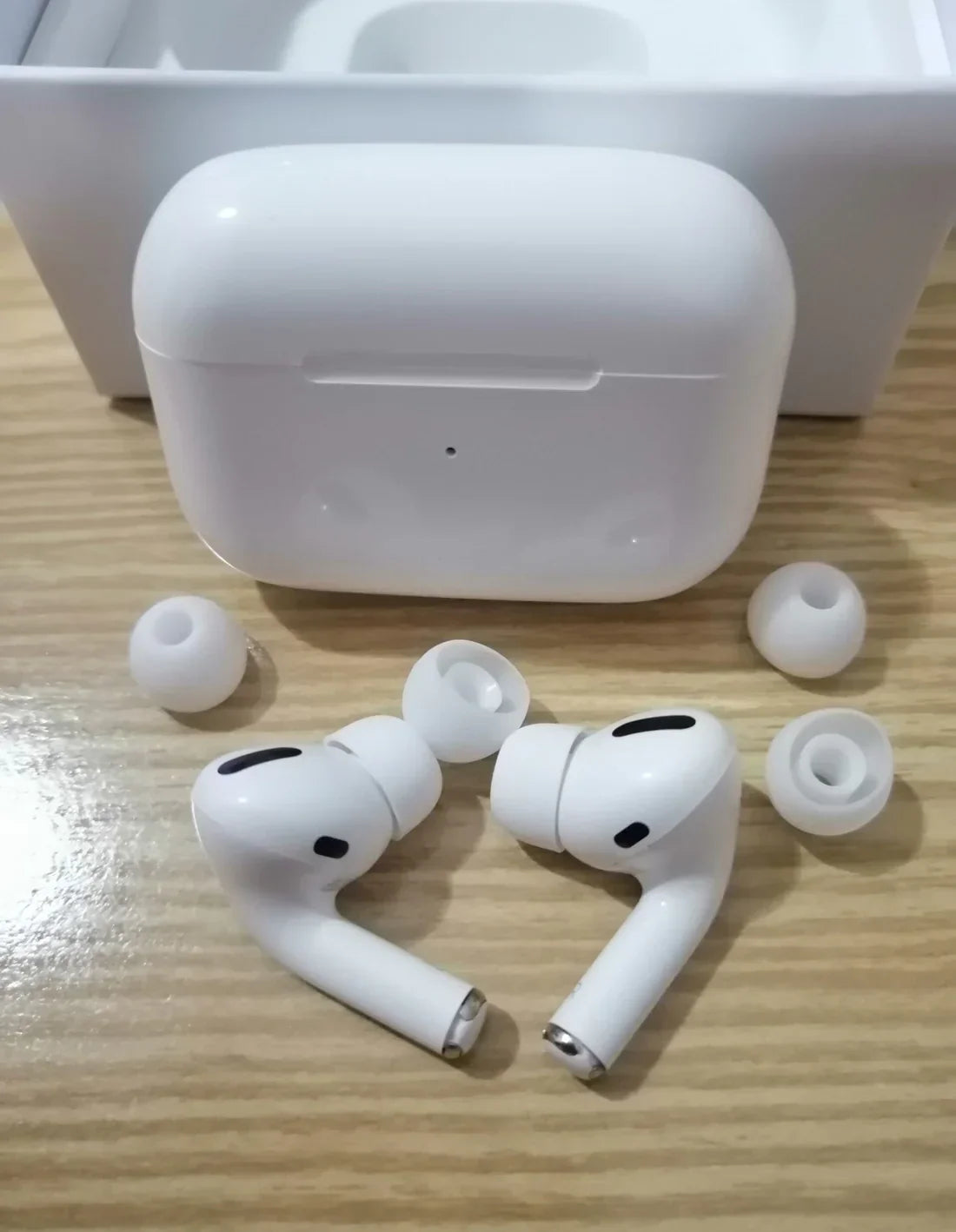 airpods pro - free delivery in 2 days