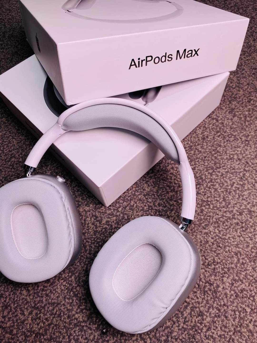 airpods max (mc) - free delivery